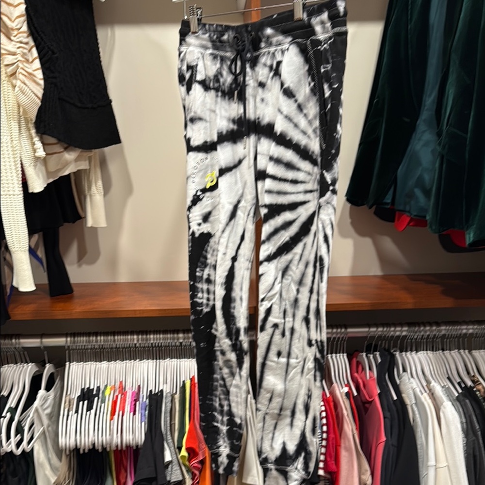Peloton Black and White Tie-Dye ultimate jJoggers XS